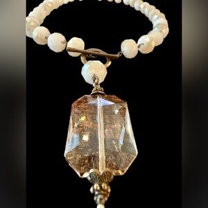 Off-white Faceted crystal necklace